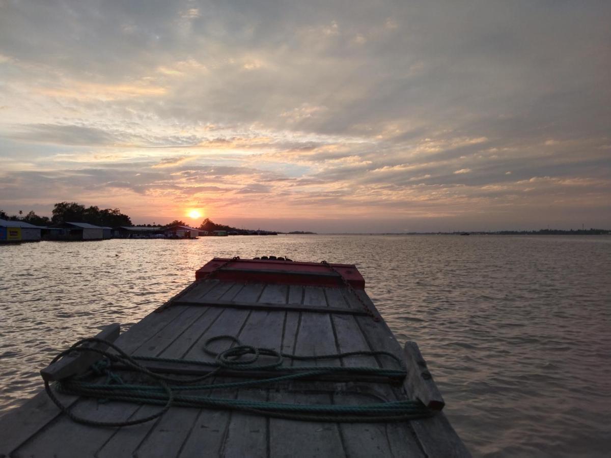 Quoc Phuong Riverside Homestay Ben Tre Exterior foto