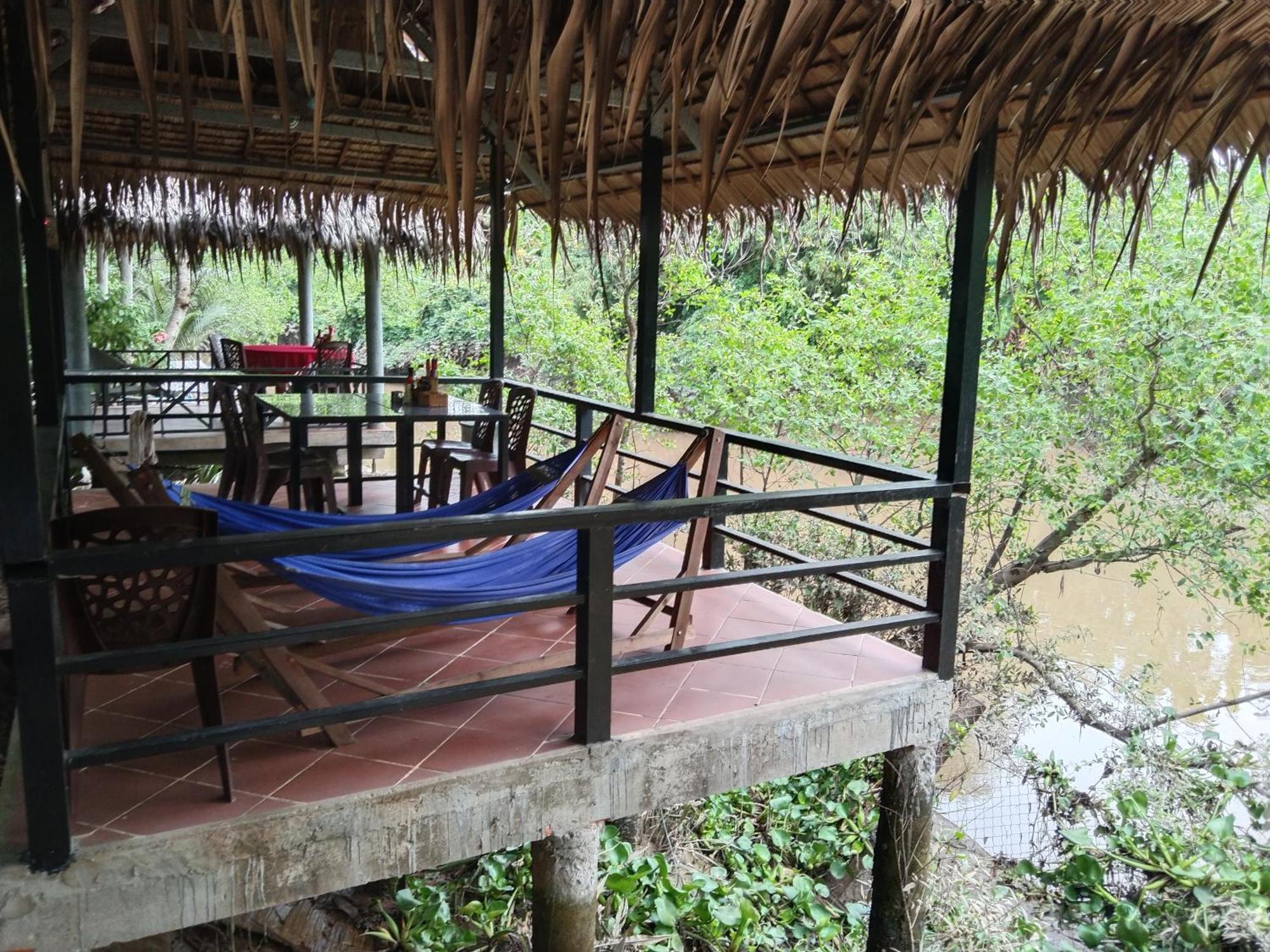 Quoc Phuong Riverside Homestay Ben Tre Exterior foto