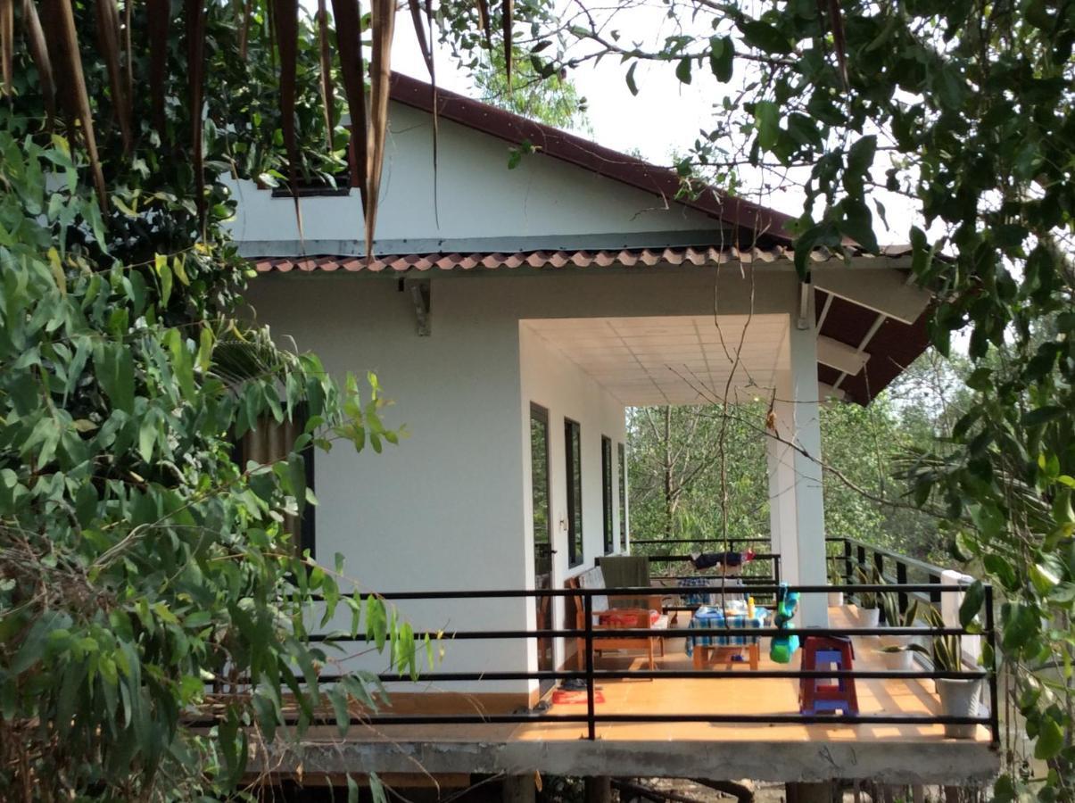 Quoc Phuong Riverside Homestay Ben Tre Exterior foto